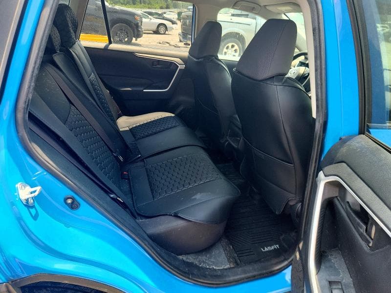 2019 TOYOTA RAV4 LE 11