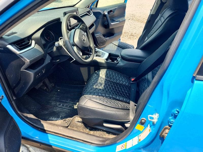 2019 TOYOTA RAV4 LE 7