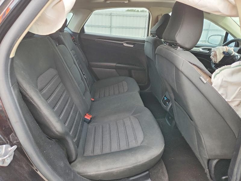 2020 FORD FUSION SE 10