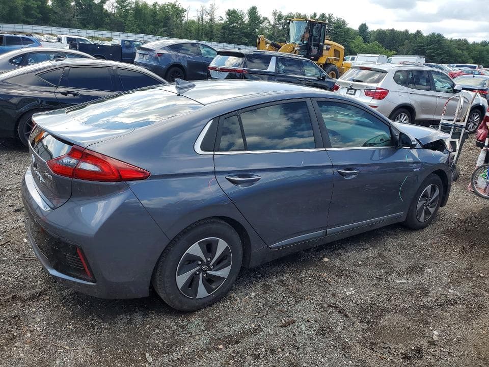 2017 HYUNDAI IONIQ SEL 3