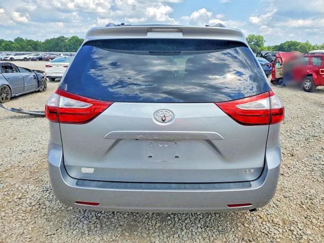 2017 TOYOTA SIENNA LE 6