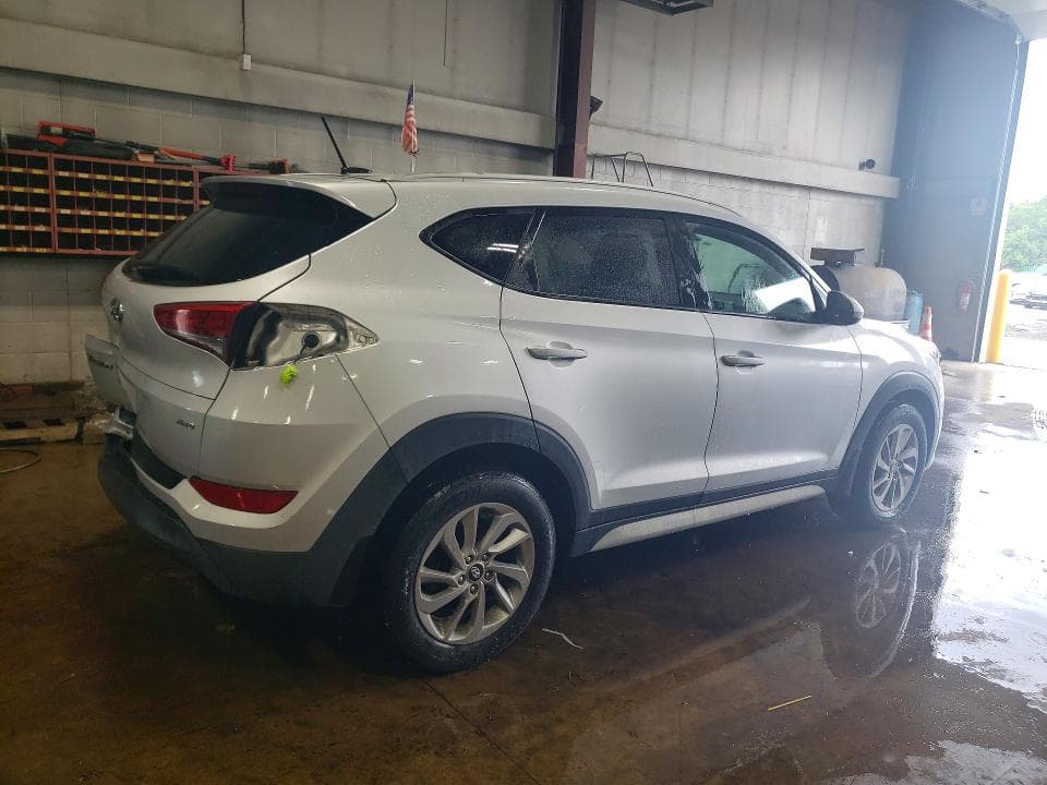2017 HYUNDAI TUCSON SE 3