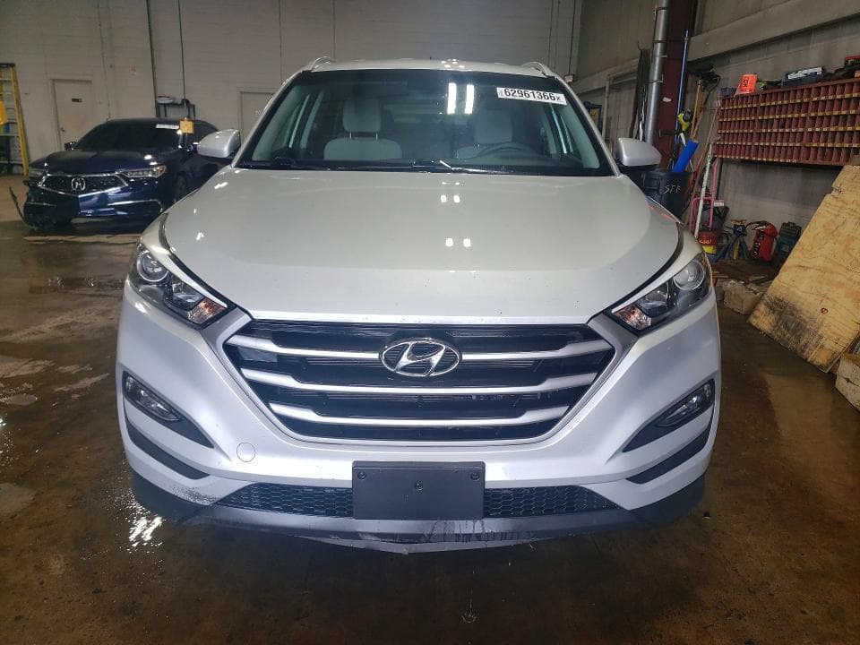 2017 HYUNDAI TUCSON SE 5