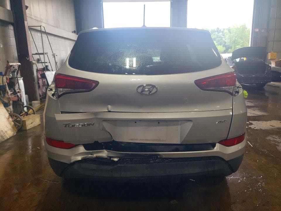 2017 HYUNDAI TUCSON SE 6
