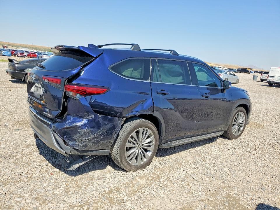 2022 TOYOTA HIGHLANDER PLATINUM 3