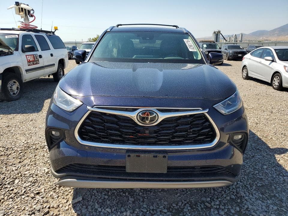 2022 TOYOTA HIGHLANDER PLATINUM 5