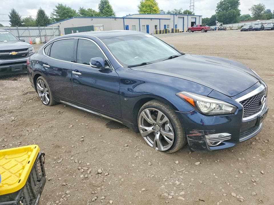 2019 INFINITI Q70L 3.7 LUXE 4