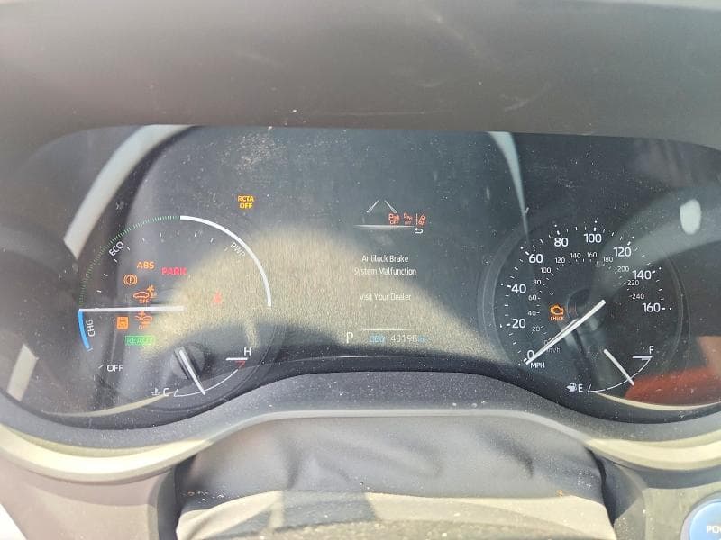 2023 TOYOTA SIENNA XLE 9