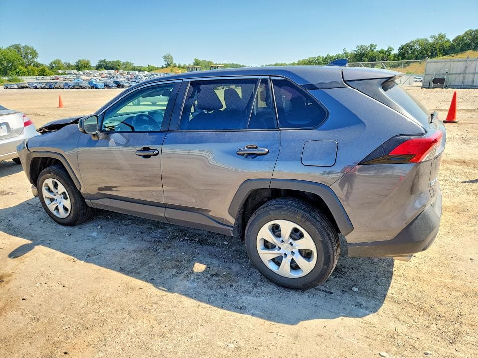 2022 TOYOTA RAV4 LE 2