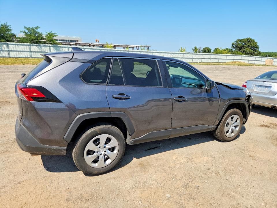 2022 TOYOTA RAV4 LE 3