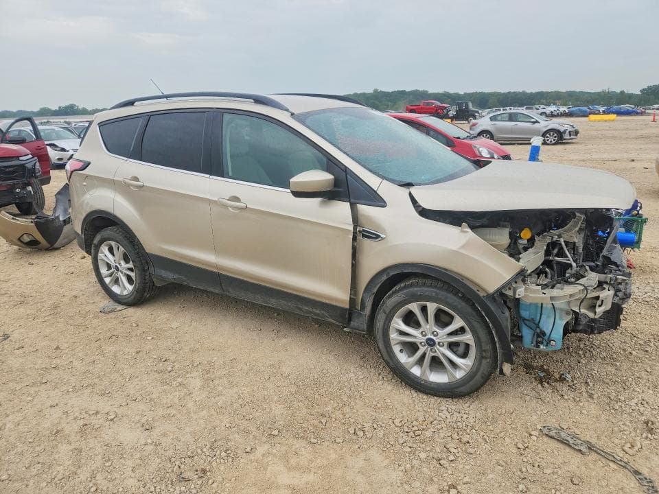 2017 FORD ESCAPE SE 4