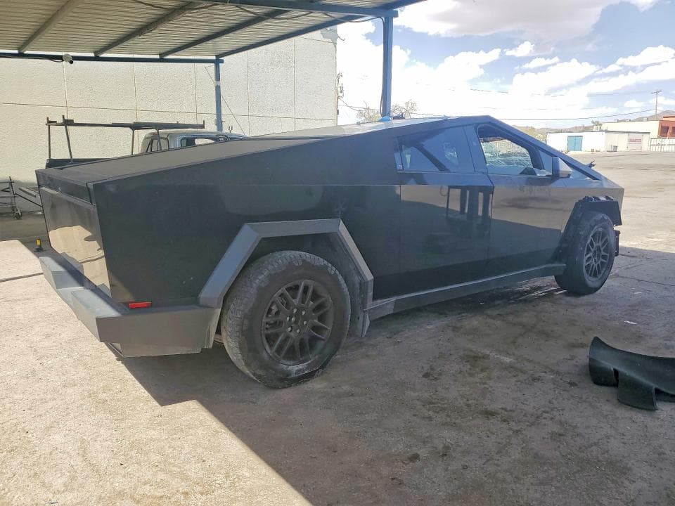 2025 TESLA CYBERTRUCK 3