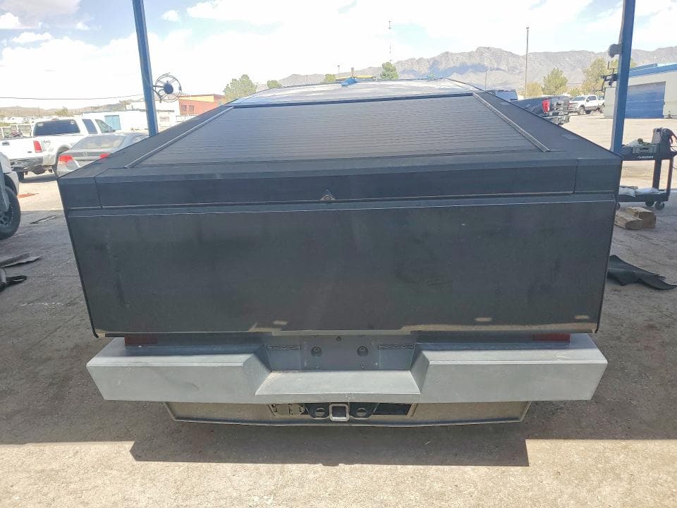 2025 TESLA CYBERTRUCK 6