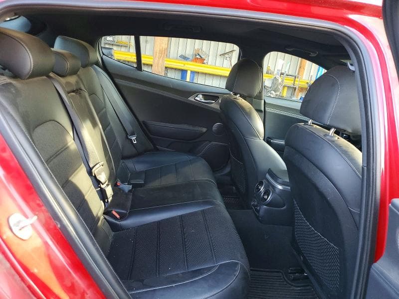 2018 KIA STINGER GT2 10