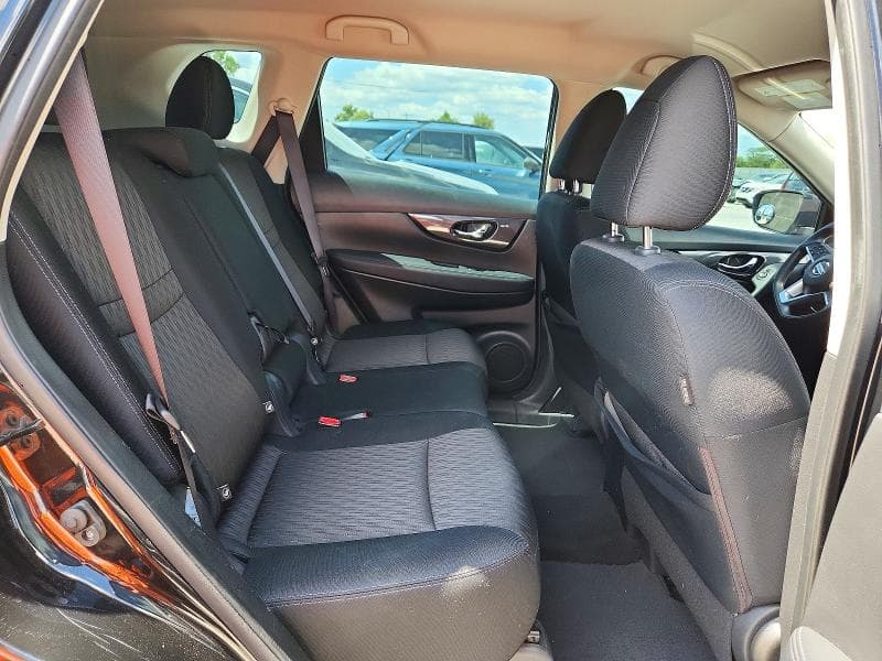2018 NISSAN ROGUE S 11