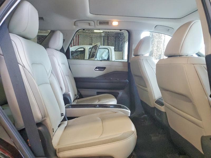 2022 NISSAN PATHFINDER SL 11