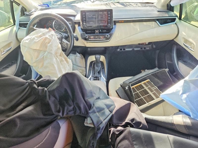 2020 TOYOTA COROLLA LE 8