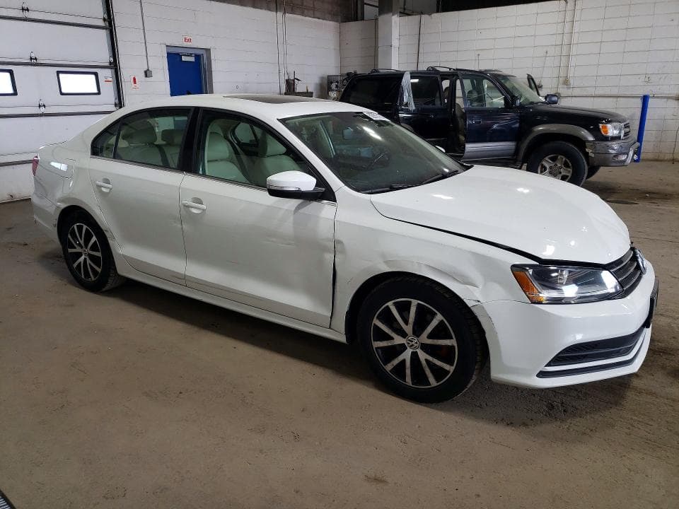 2017 VOLKSWAGEN JETTA SE 4