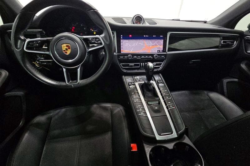 2021 PORSCHE MACAN 9