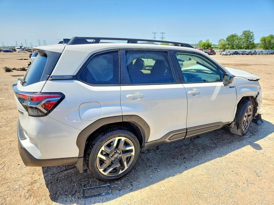 2025 SUBARU FORESTER LIMITED 3
