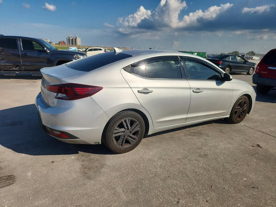 2019 HYUNDAI ELANTRA SEL 3