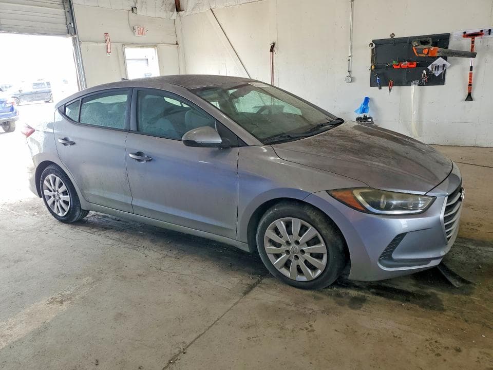 2017 HYUNDAI ELANTRA SE 4