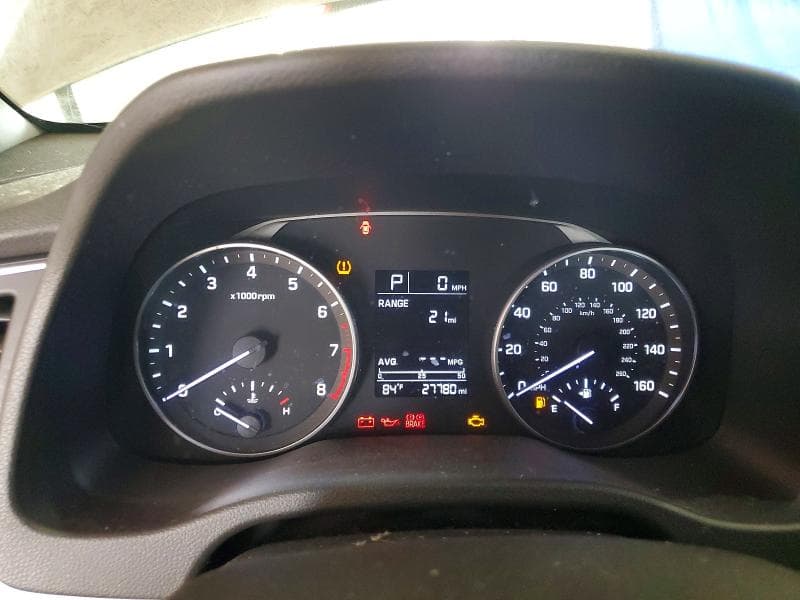 2017 HYUNDAI ELANTRA SE 9