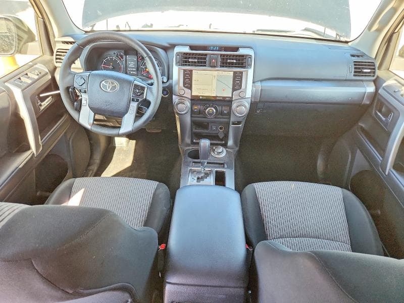 2022 TOYOTA 4RUNNER SR5 8