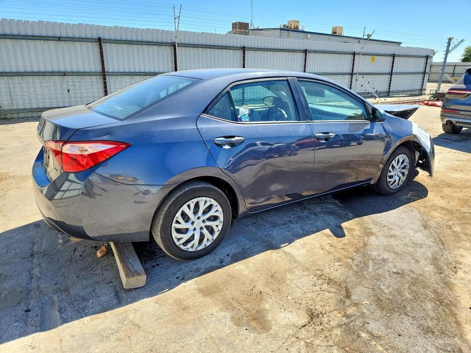 2018 TOYOTA COROLLA LE 3