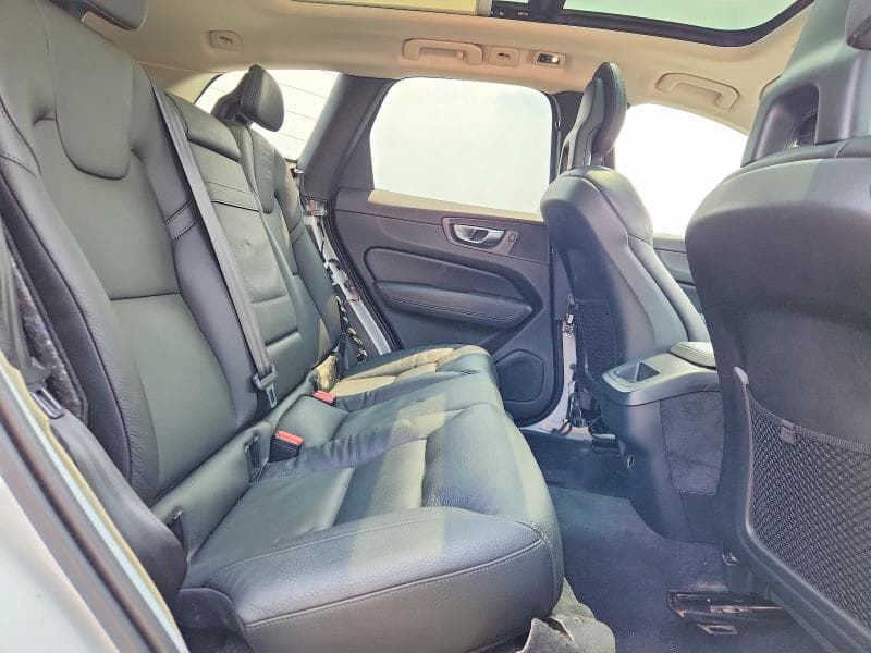 2018 VOLVO XC60 T5 MOMENTUM 11