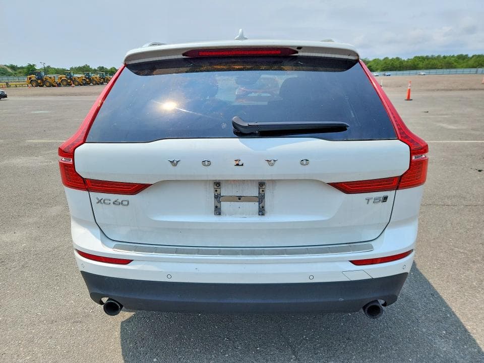 2018 VOLVO XC60 T5 MOMENTUM 6