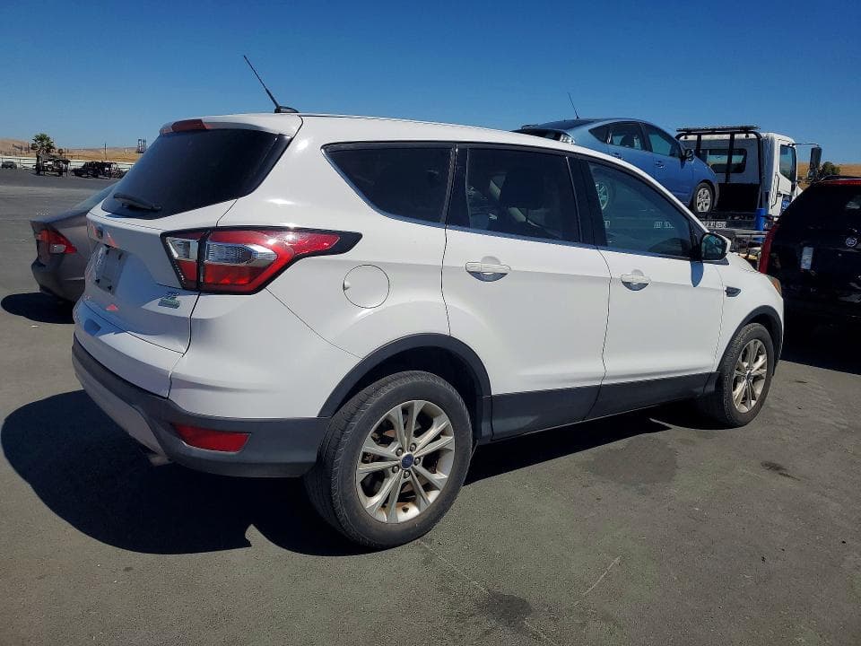 2017 FORD ESCAPE SE 3