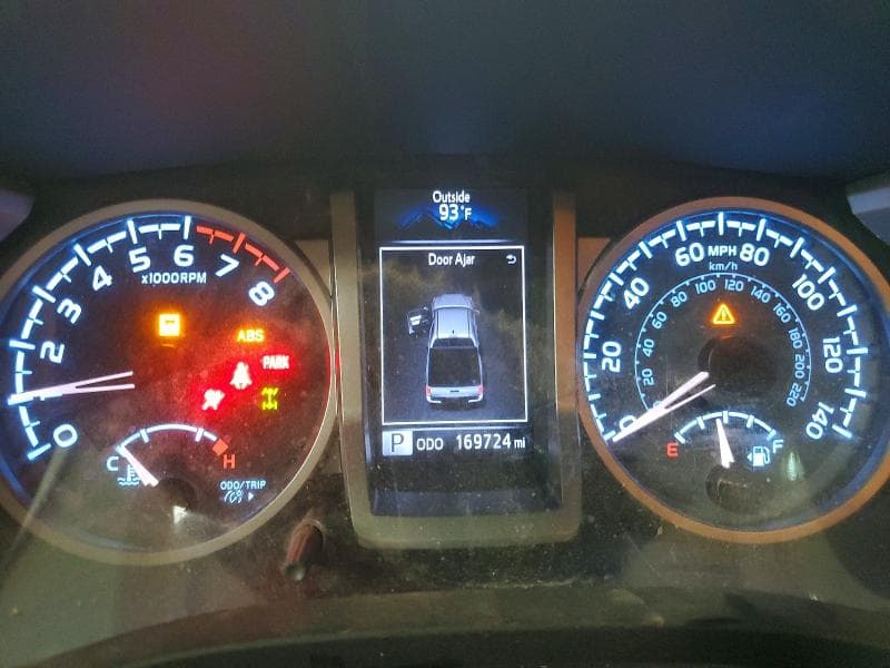 2020 TOYOTA TACOMA SR5 V6 9