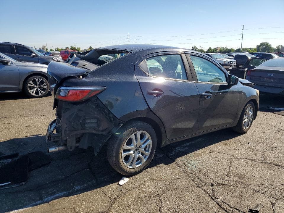 2017 TOYOTA YARIS IA BASE 3