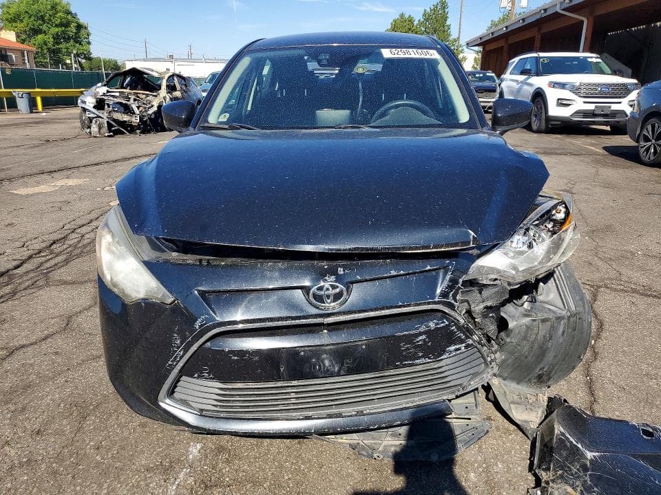 2017 TOYOTA YARIS IA BASE 5