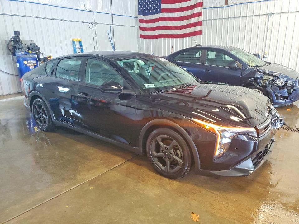 2025 KIA K4 LXS 4