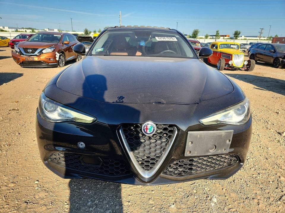 2018 ALFA ROMEO GIULIA Q4 5