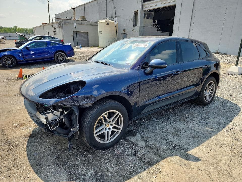 2018 PORSCHE MACAN - 1