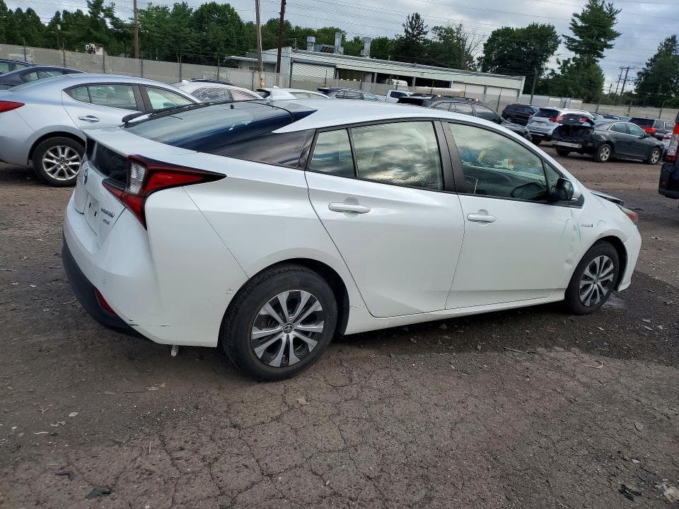 2021 TOYOTA PRIUS XLE AWD-E 3