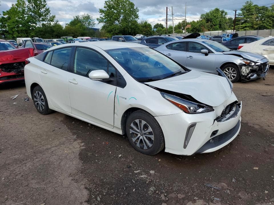 2021 TOYOTA PRIUS XLE AWD-E 4