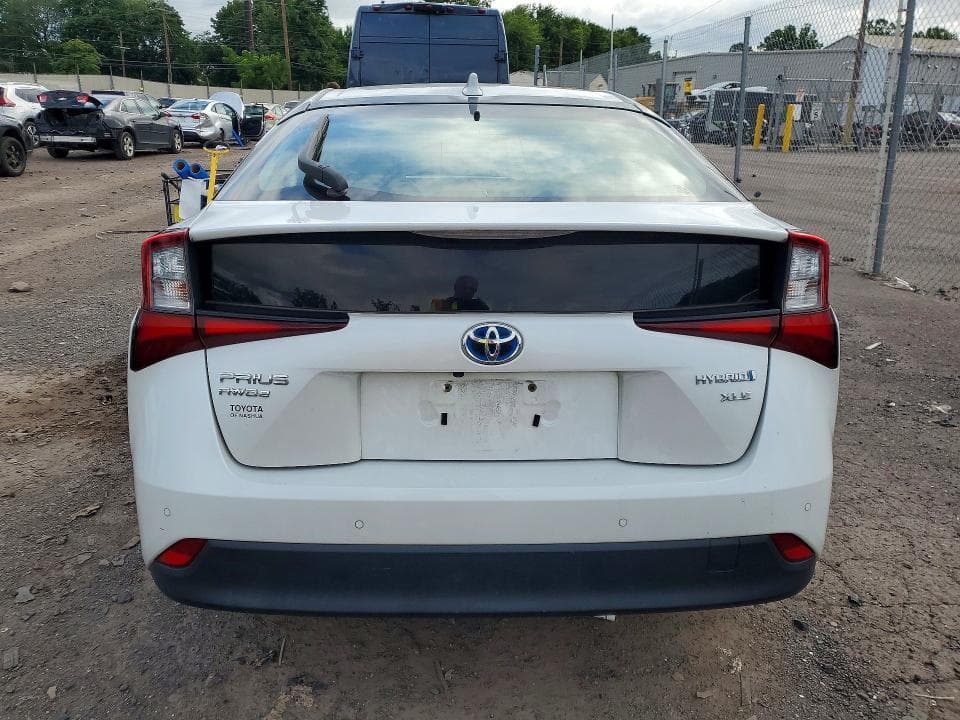 2021 TOYOTA PRIUS XLE AWD-E 6
