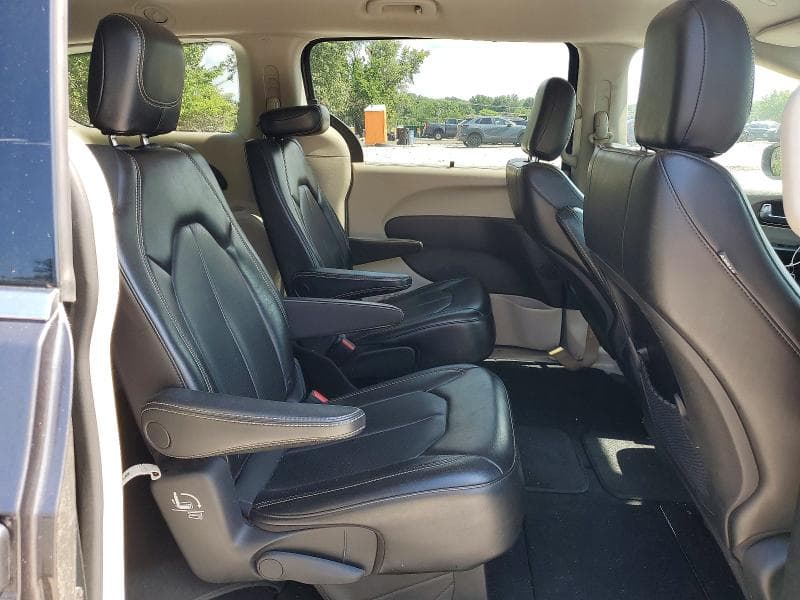 2020 CHRYSLER VOYAGER LXI 11
