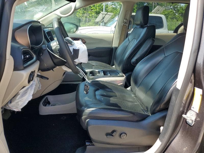 2020 CHRYSLER VOYAGER LXI 7