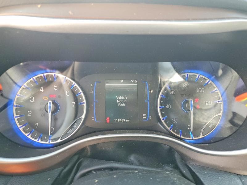 2020 CHRYSLER VOYAGER LXI 9