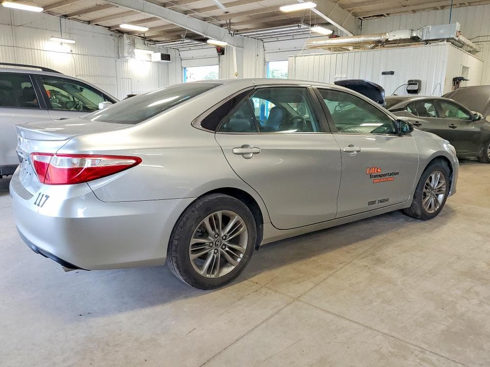 2017 TOYOTA CAMRY SE 3