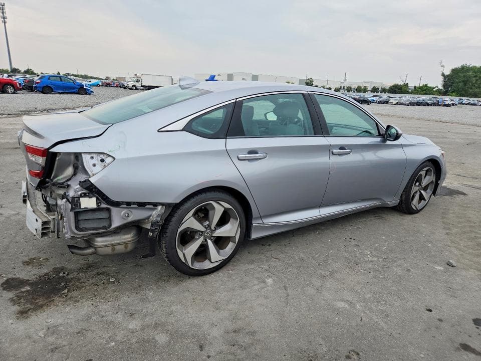 2018 HONDA ACCORD TOURING 3