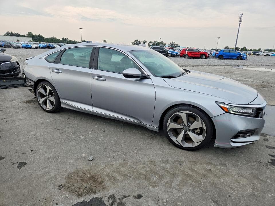 2018 HONDA ACCORD TOURING 4