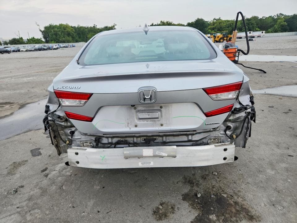 2018 HONDA ACCORD TOURING 6