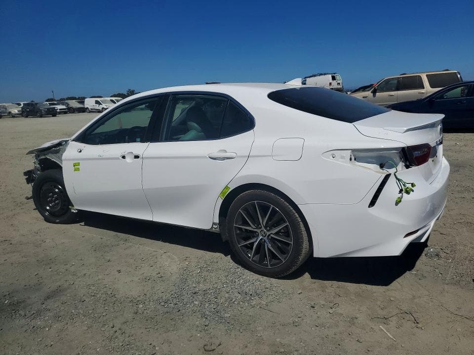 2022 TOYOTA CAMRY SE 2