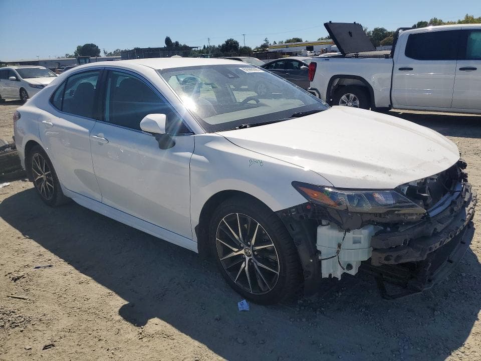 2022 TOYOTA CAMRY SE 4